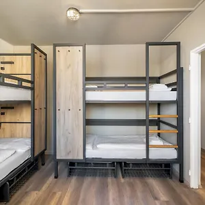 A&o Metro Strizkov Hostal